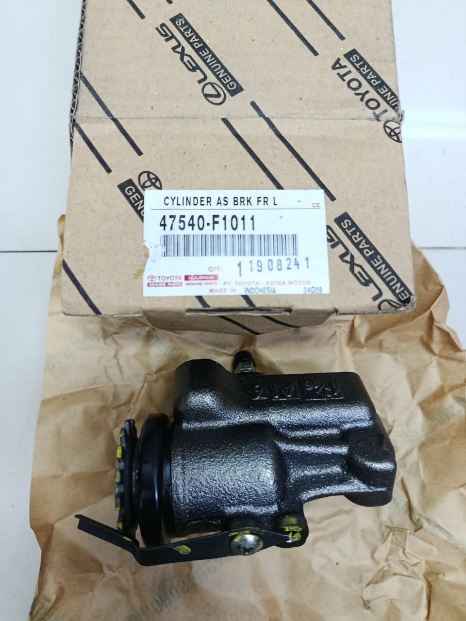 Cylinder Assy, Front Wheel Brake — 47540-F1011